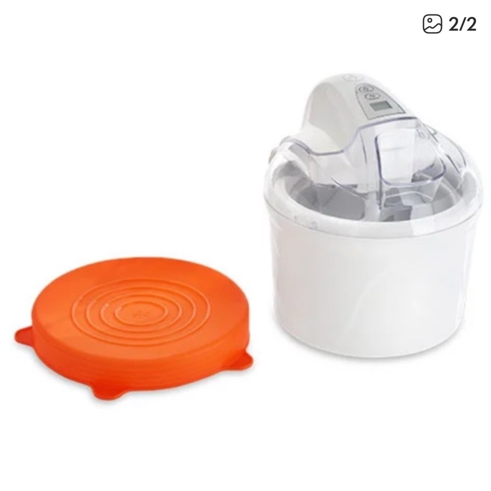 The Pampered Chef White and Orange Ice Cream Maker
